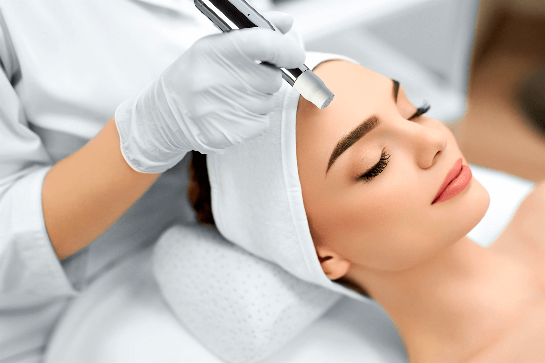 Behandlungsmodul für Microdermabrasion gezeigt während der Anwendung